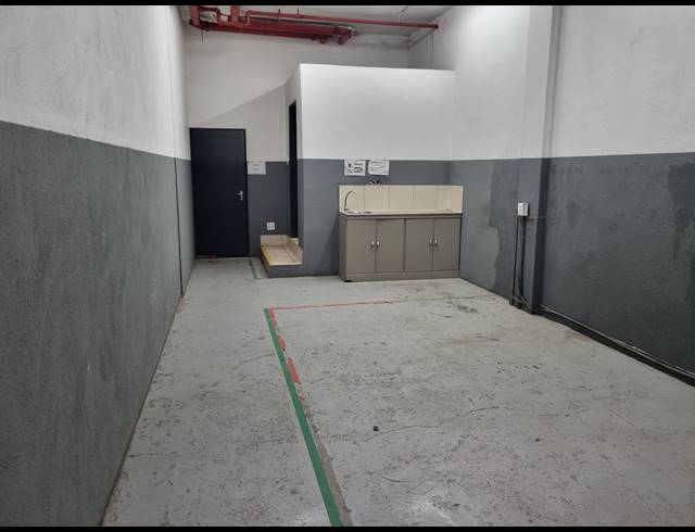 539M² WAREHOUSE TO LET IN VINTONIA